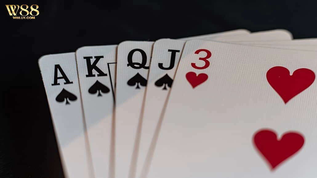 Chia sẻ chiến lược thắng lớn khi tham gia chơi Draw Poker tại W88